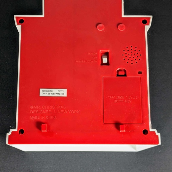 Mr . Christmas 16" Animated Santa in Chimney - Picture 4 of 5